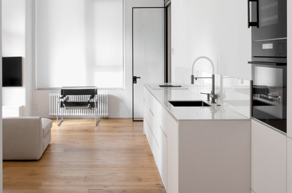 公寓:全白与木质温暖相遇的地方 公寓:全白与木质温暖相遇的地方