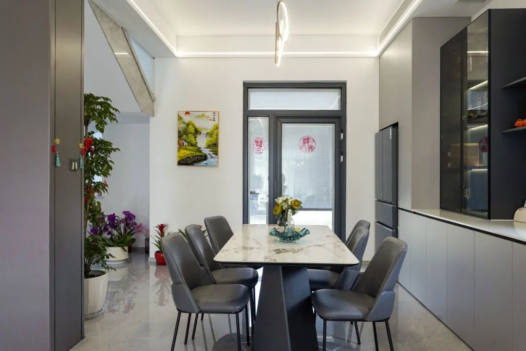 180平米现代轻奢大平层设计案例