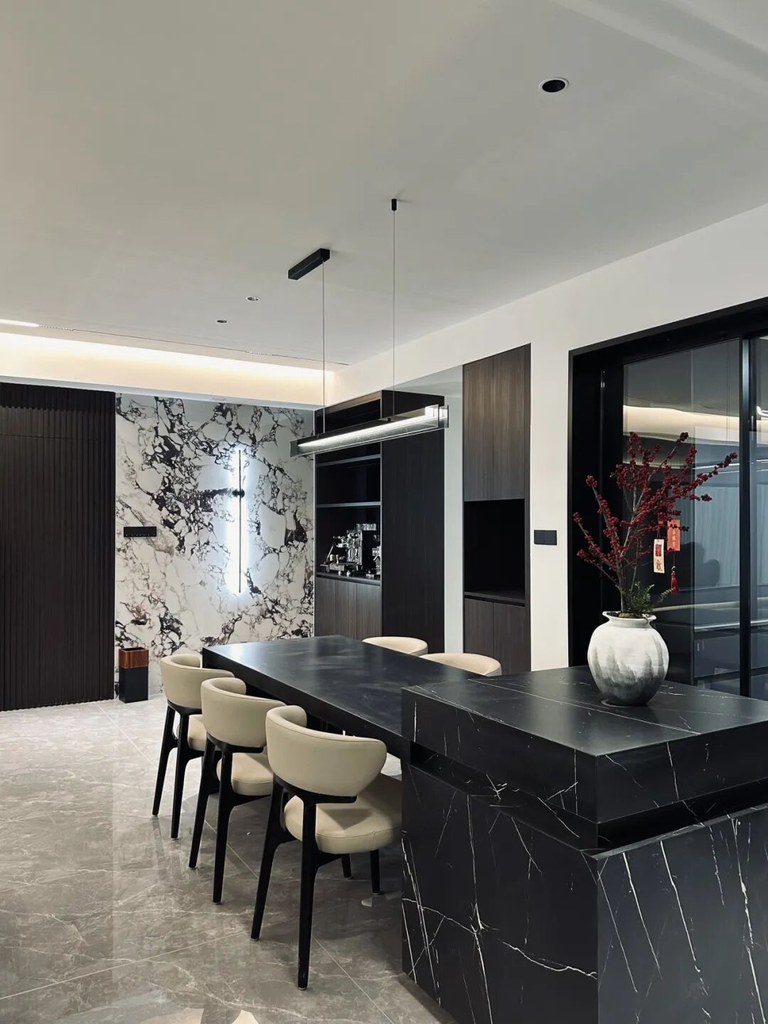 绿地麓湖郡170㎡意式轻奢大平层