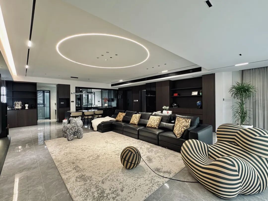 绿地麓湖郡170㎡意式轻奢大平层