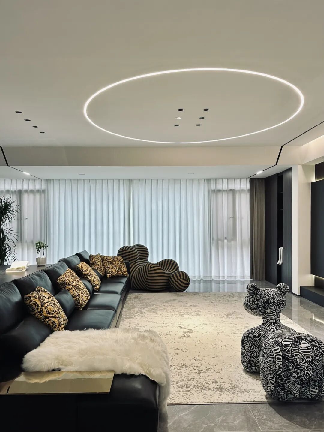 绿地麓湖郡170㎡意式轻奢大平层